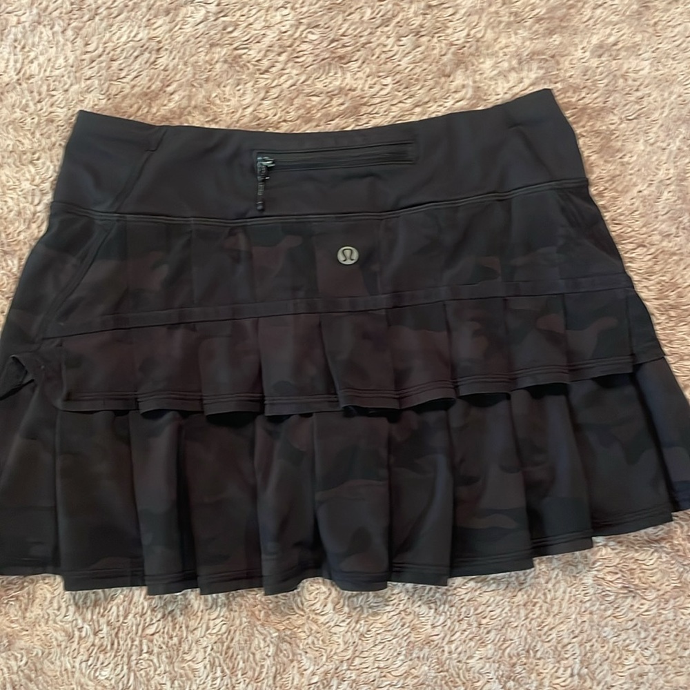LULULEMON EUC ruffled skirt bundle of 3 - all size 4 - Picture 11 of 16